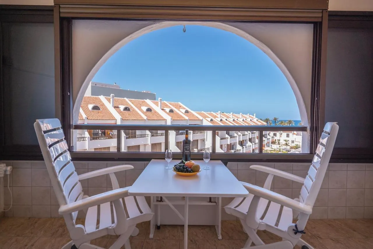 Go2Tenerife Apart'Mila Wowww!!! Sea View & Pool Playa de las Americas  Apartmán Playa de las Americas (Tenerife)